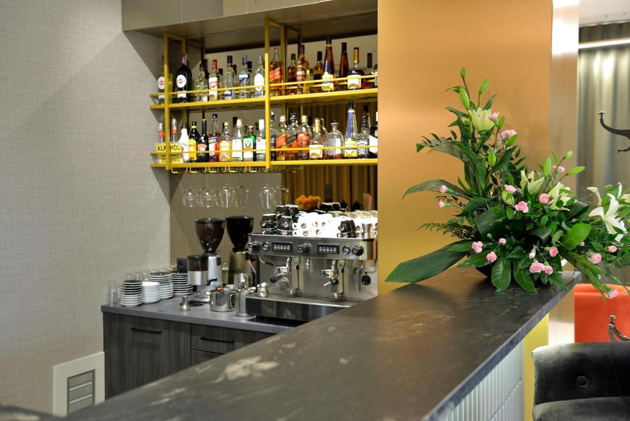 Quest Hotel - Dawniej Hotel Planeta Бжеско Экстерьер фото