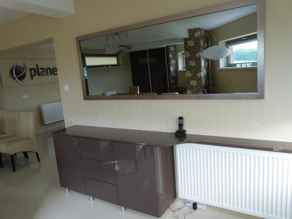 Quest Hotel - Dawniej Hotel Planeta Бжеско Экстерьер фото