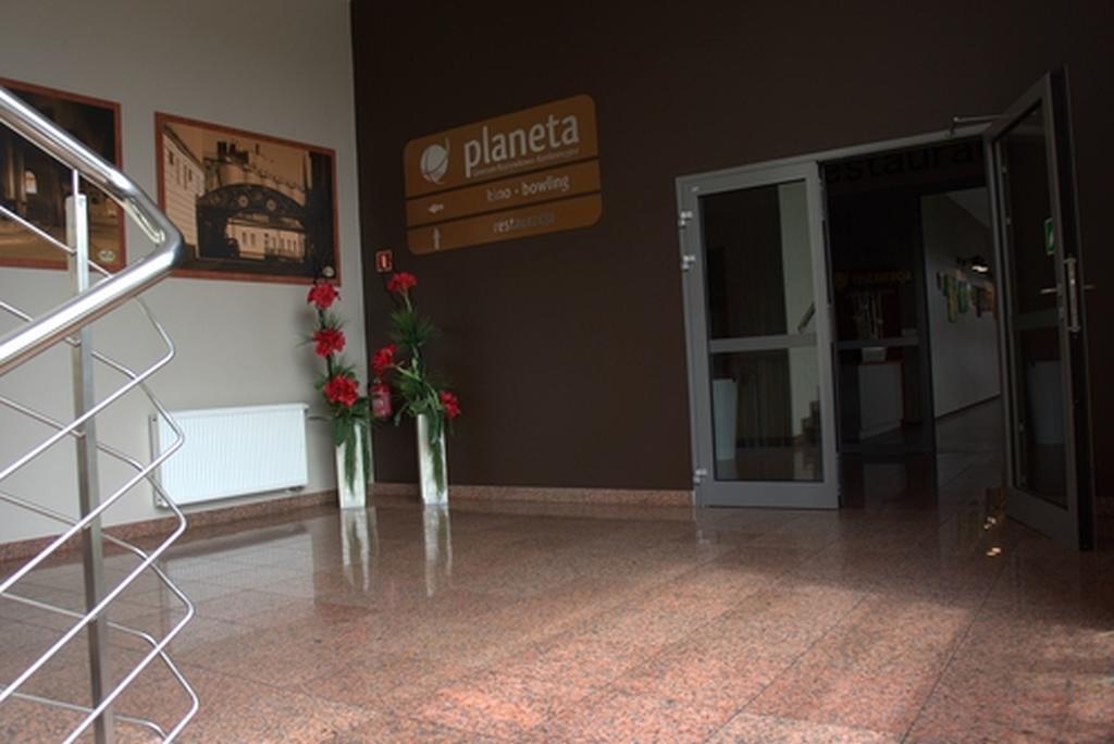 Quest Hotel - Dawniej Hotel Planeta Бжеско Экстерьер фото